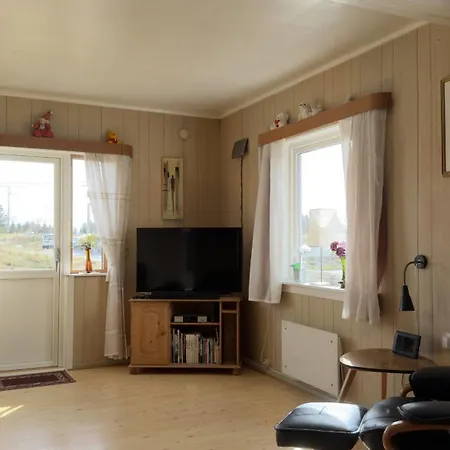Cosy Retro House In Lofoten *