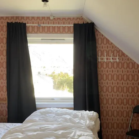 Cosy Retro House In Lofoten Tatil Evi *