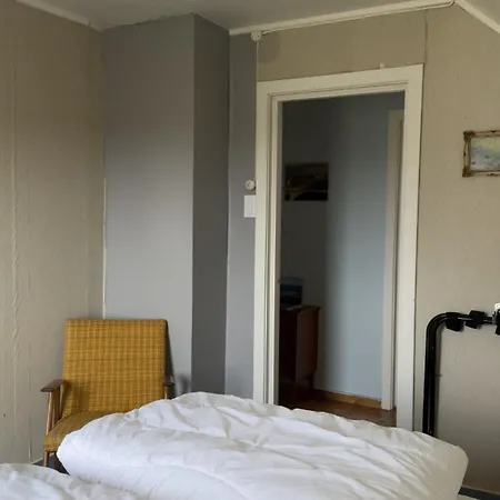 Cosy Retro House In Lofoten *